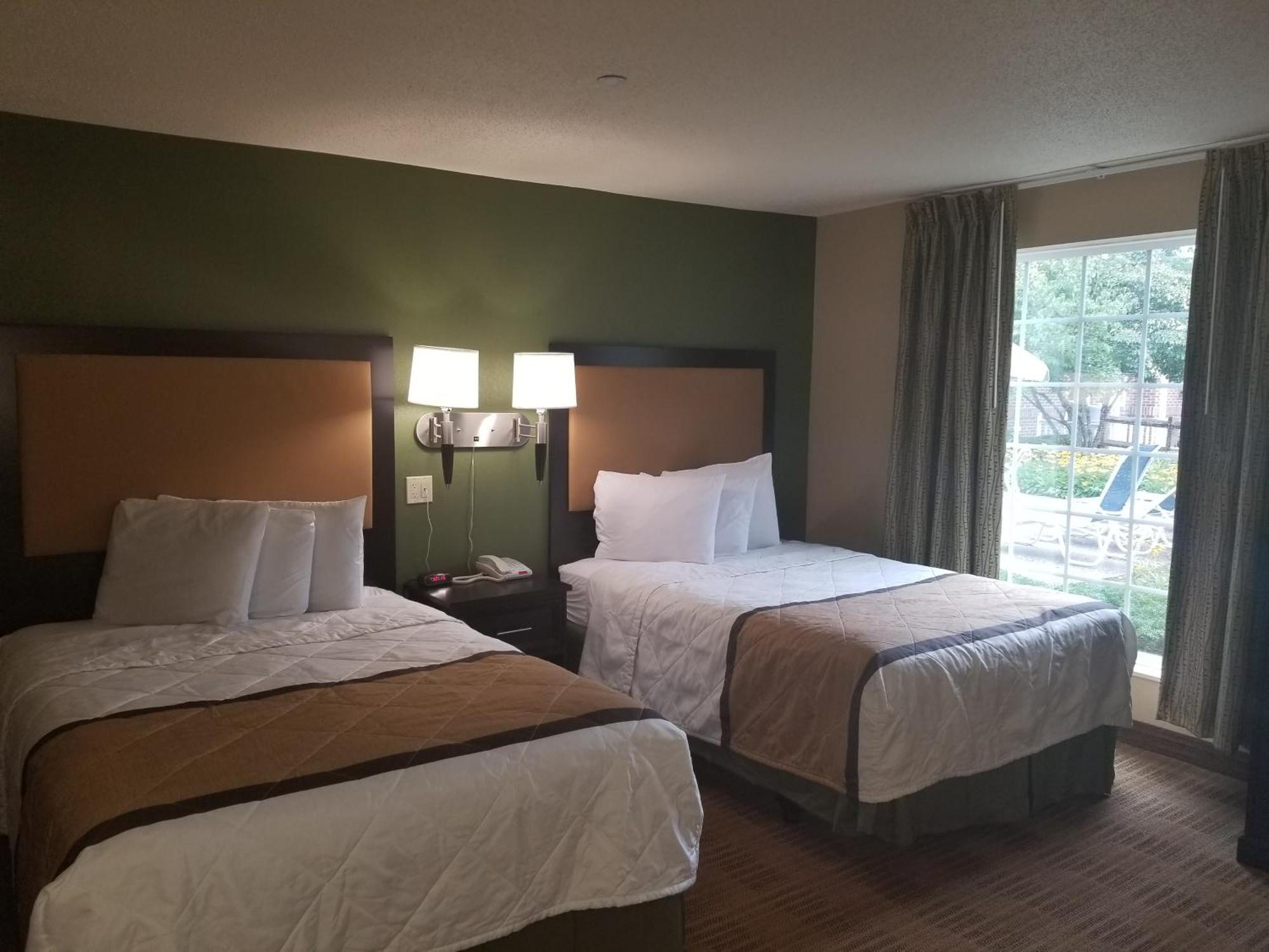 Deluxe Studio with 2 Queen Beds - Non-Smoking,651094788:JPEG